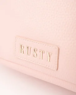 New Essentials Beauty Case Womens Beanies & Knits